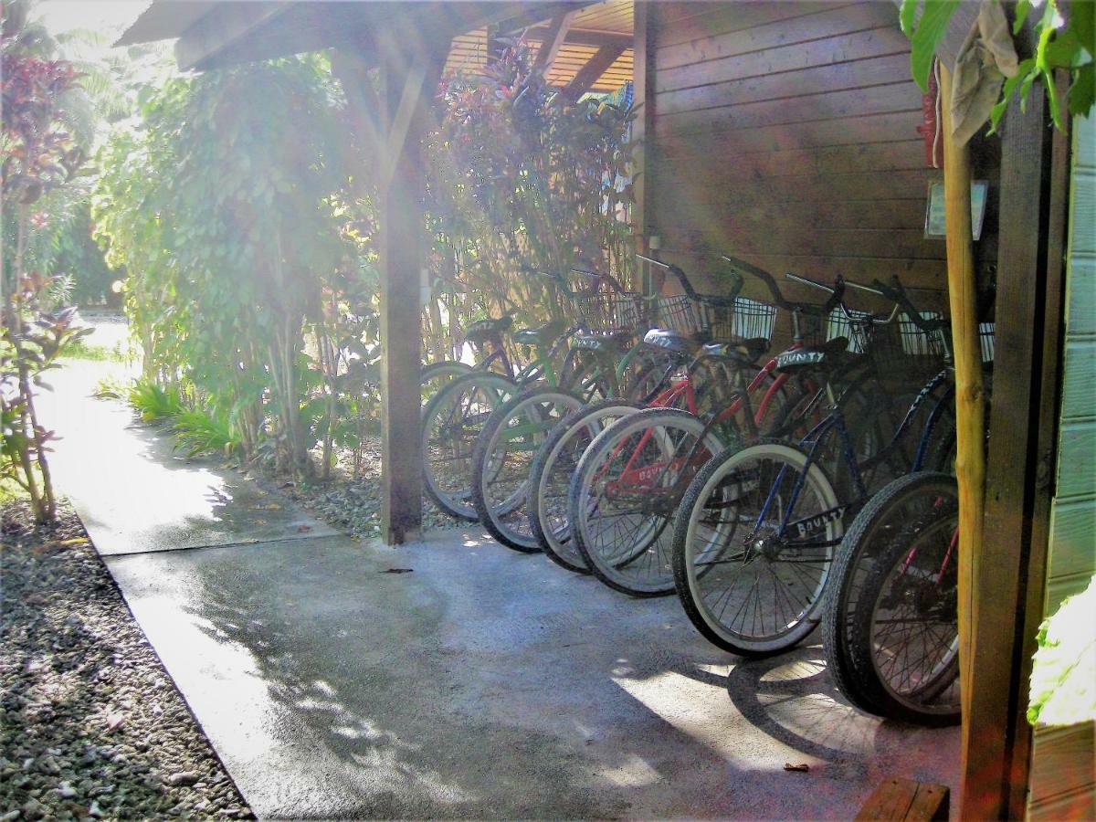 Pension Bounty Tiputa Exterior photo